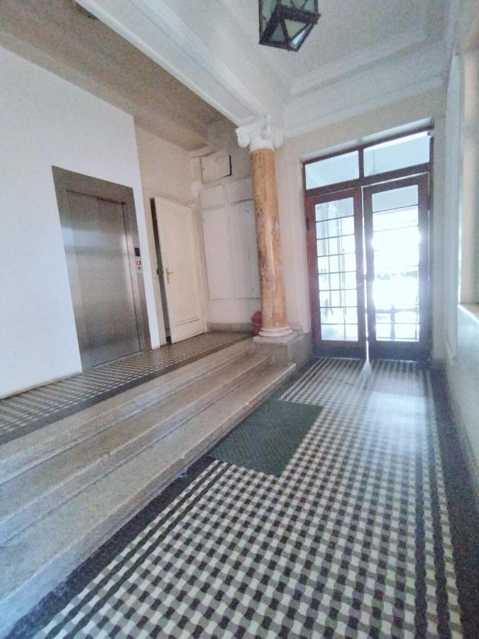 Monica'S House Hostel Βελιγράδι Εξωτερικό φωτογραφία